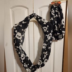 New Infinity Skull scarf.